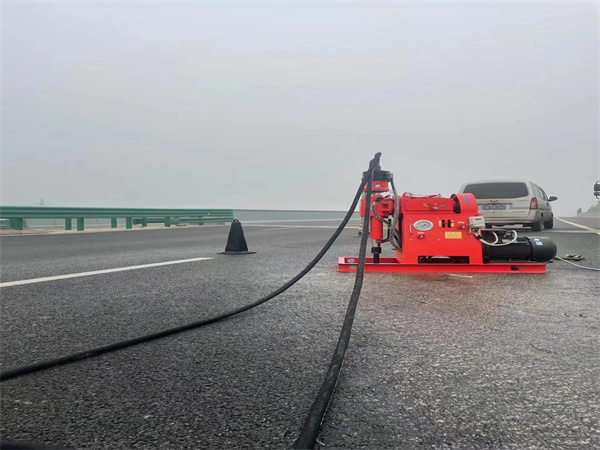 习水马路路基路面开裂下沉注浆加固灌浆